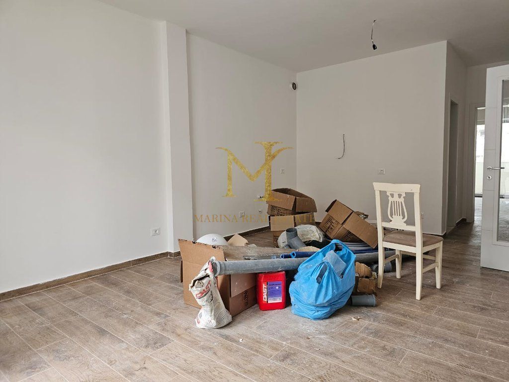 IN VENDITA APPARTAMENTO 1+1+ CORTILE PRESSO OSPEDALE REGIONALE DURRES!