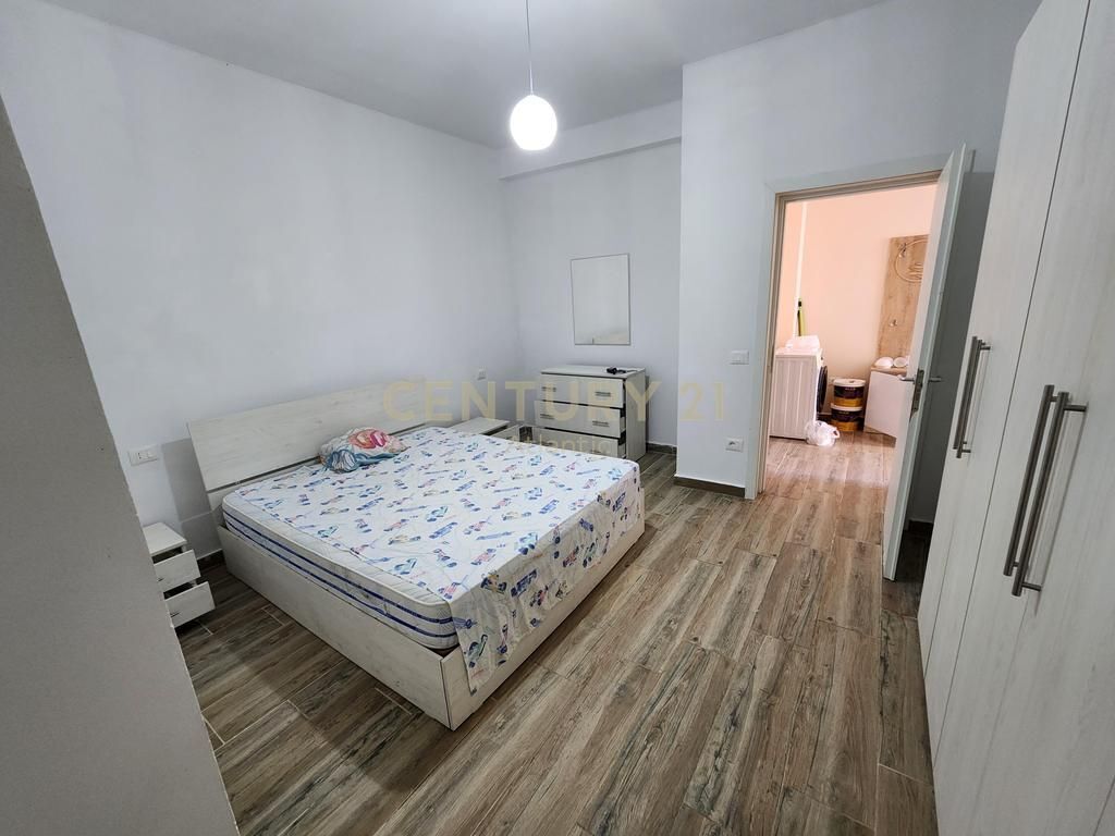 VENDESI APPARTAMENTO 1+1 AL CENTRO VICINO AL MUSEO DI DURRËS!