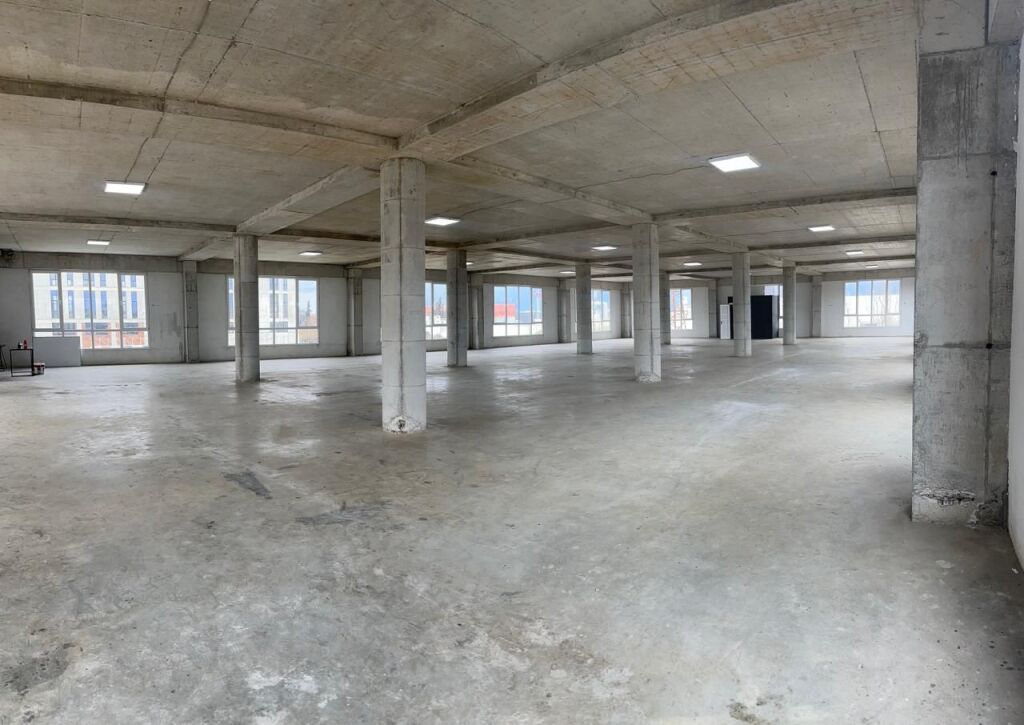 📦 LOCALE IN AFFITTO – VICINO A TOP CHANNEL, TIRANA