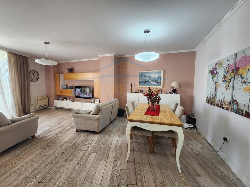 Shitet apartament 3+1+post parkimi , Liqeni i thate 138m2