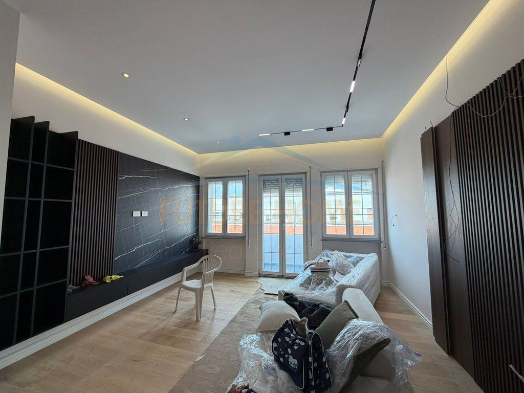 Shitet, Apartament 2+1+2, Qendër, Durrës