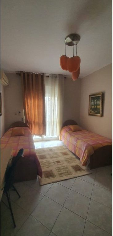 Appartamento 2+1+2 in Affitto a Brryl, Tirana