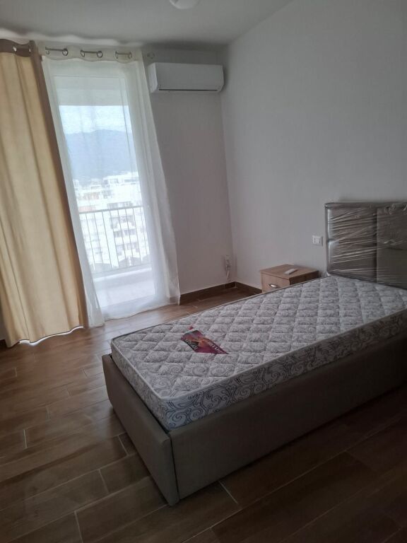Affittasi appartamento 2+1, via 5 Maj, vicino ai palazzi del Comune