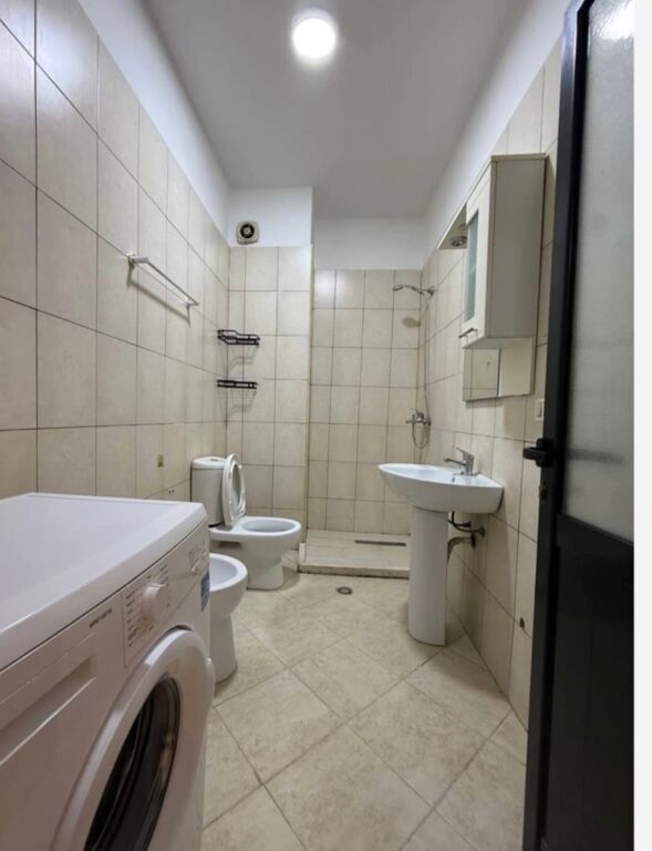 Apartament me qera ne astir