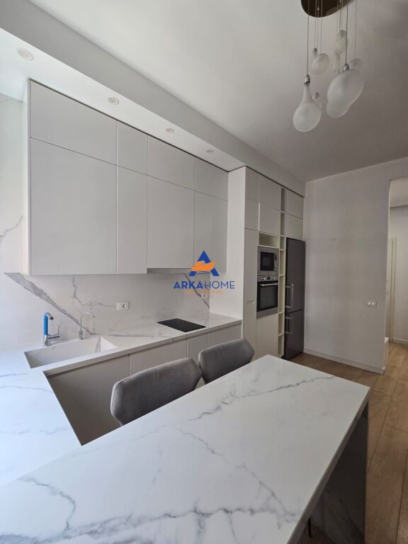 AFFITTASI APPARTAMENTO 2+1+BALCONE "COMPLESSO DELIJORGJI" 120.000 LEKE