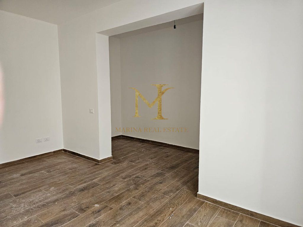 IN VENDITA APPARTAMENTO 1+1+ CORTILE PRESSO OSPEDALE REGIONALE DURRES!