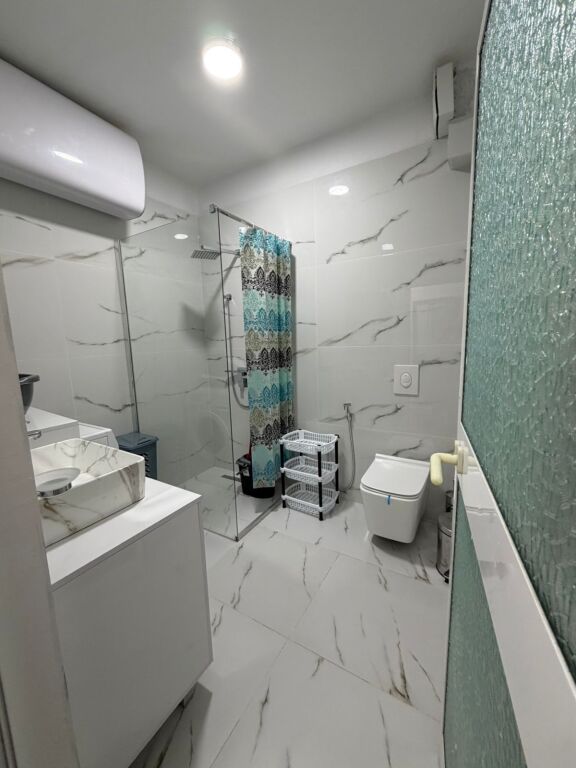 Apartament 1+1 me qira prane Petro Ninit
