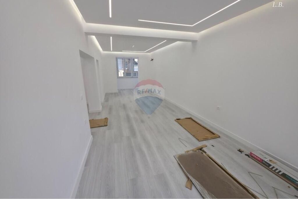 Jepet me Qira Ambient për Zyra/Klinikë!