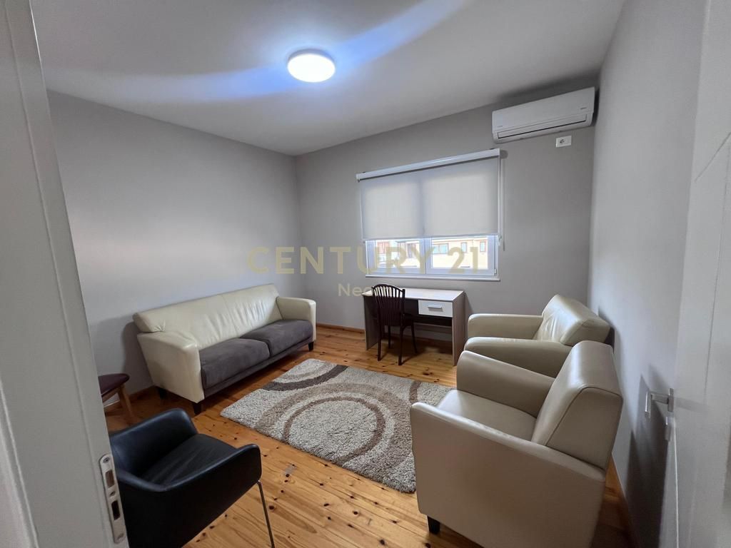 PENTHOUSE 3+1 ME QIRA PRANË KOPSHTIT ZOOLOGJIK