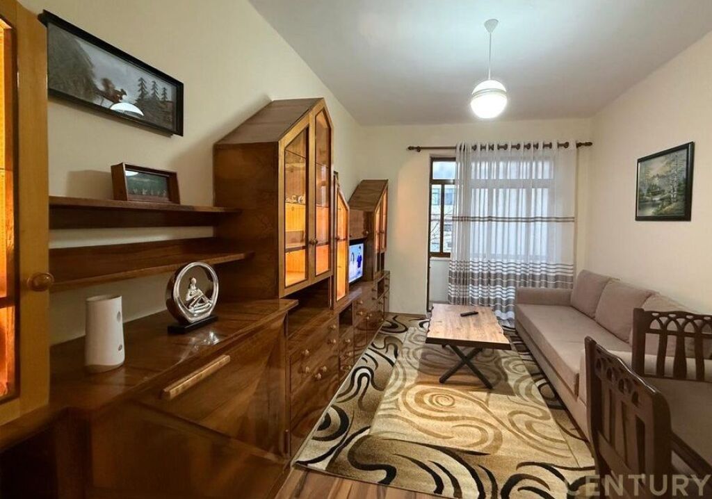 Apartament 1+1 me qira , prane Gardes