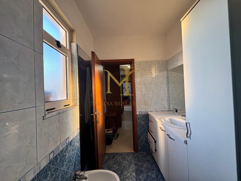 Appartamento 2+1+2 in vendita a Durazzo, Stadio. 3 balconi, 160m2 totali