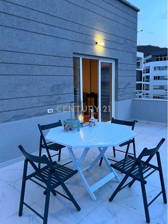 PENTHOUSE 3+1 ME QIRA PRANË KOPSHTIT ZOOLOGJIK