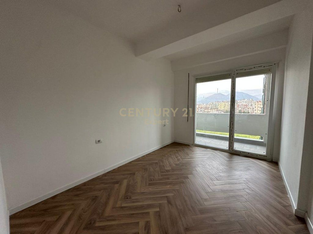 APPARTAMENTO 1+1+POSTO AUTO IN AFFITTO A GOLDEN PARK 3
