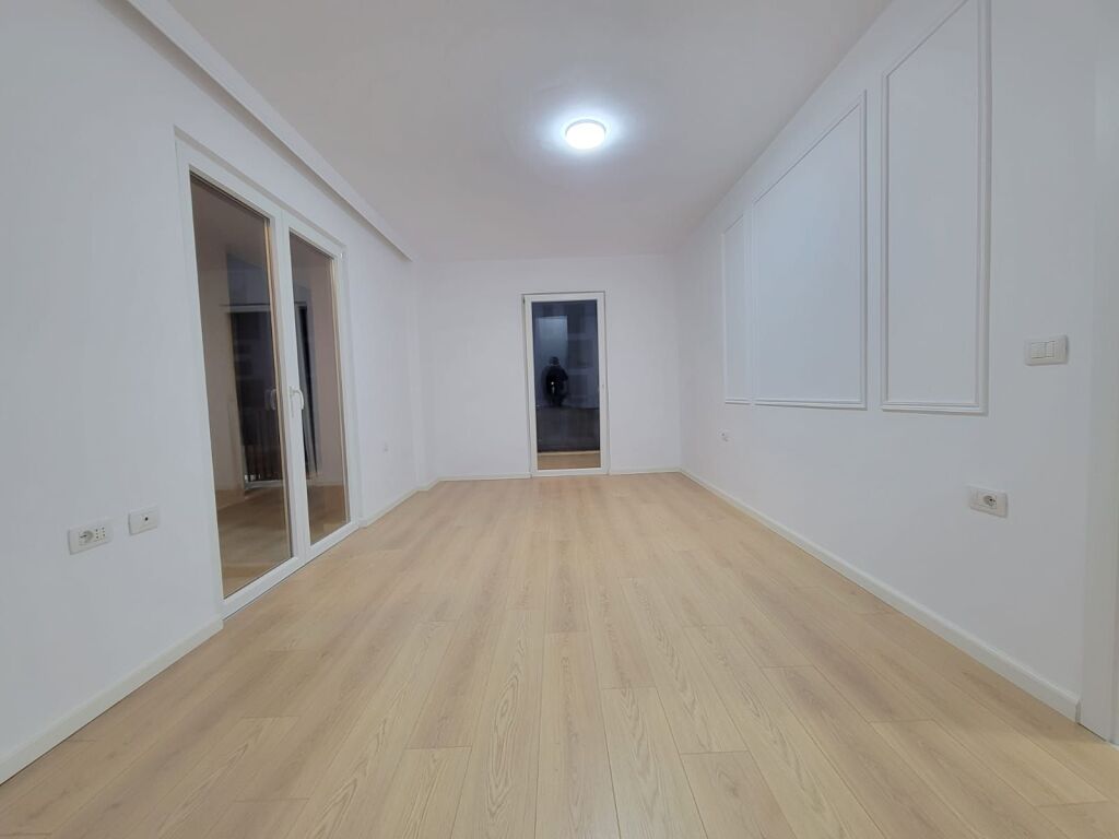 Apartament 2+1+2+Parkim me qera Kombinat