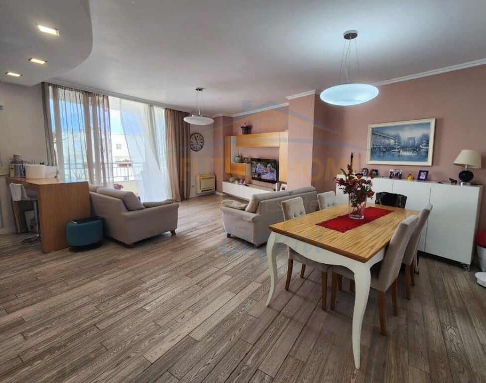 Shitet, Apartament 3+1+Post Parkimi, Liqeni i Thatë, Tiranë.