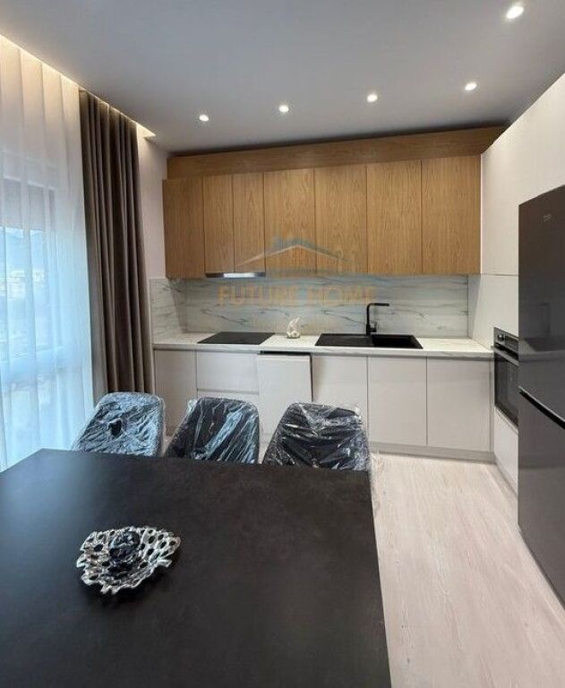 Qera, Apartament 1+1+Post parkimi, Rruga Odhise Paskali, Tiranë.