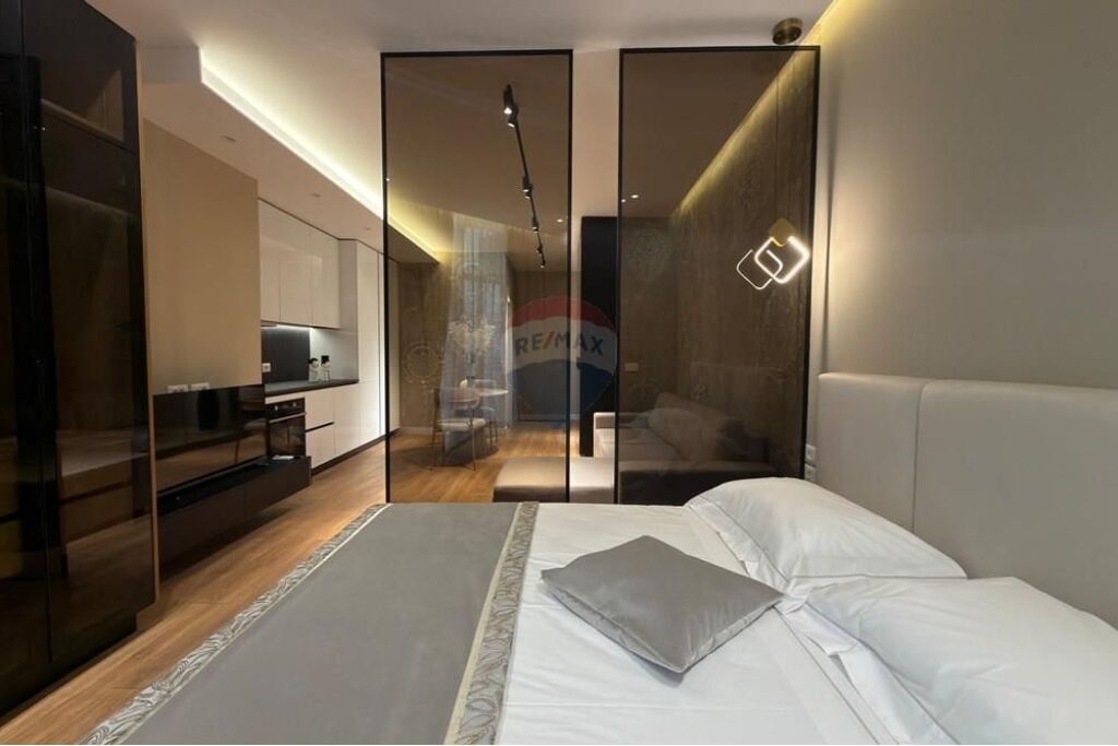 Super Studio Appartamento – Piazza Skënderbej!