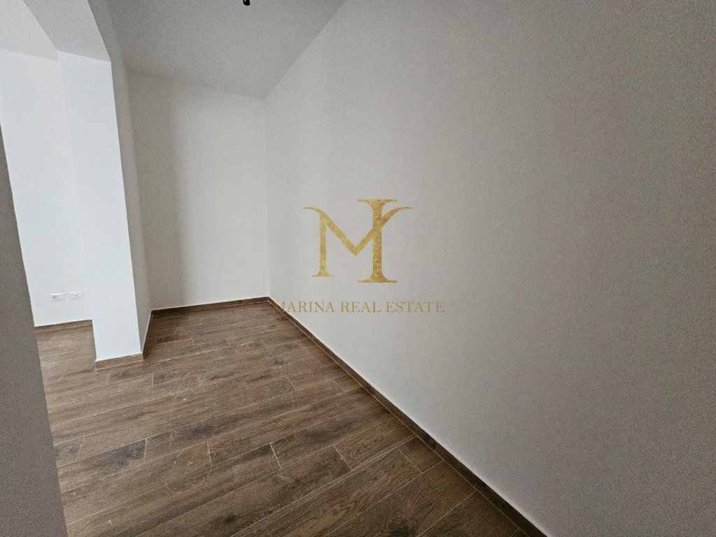 IN VENDITA APPARTAMENTO 1+1+ CORTILE PRESSO OSPEDALE REGIONALE DURRES!