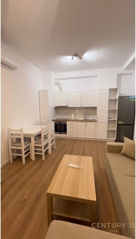Jepet me qira apartament 1+1 te Kompleksi Mangalem ne Ali Demi
