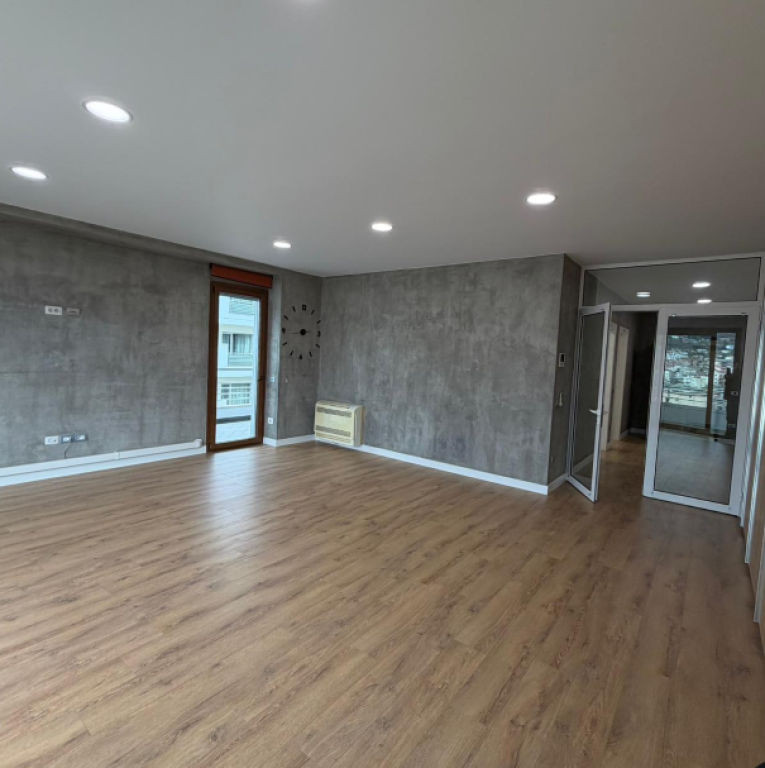 🏢 Jepet me qira – Ambient Zyre, Delijorgji