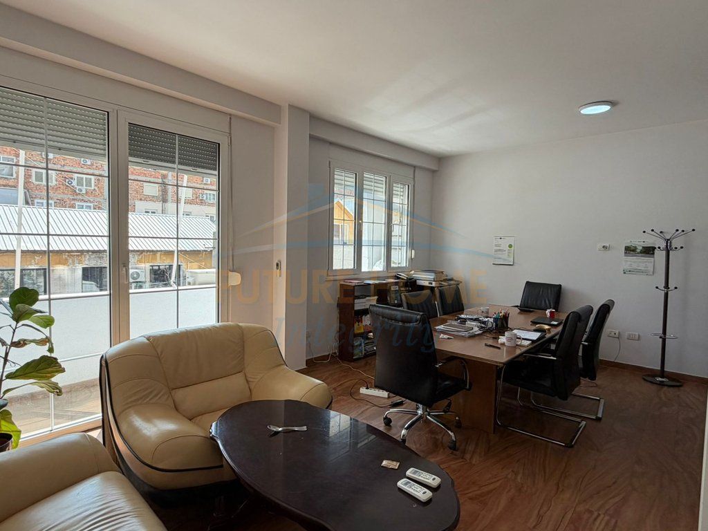 Affitto, Appartamento per Uffici, Centro, Tirana.