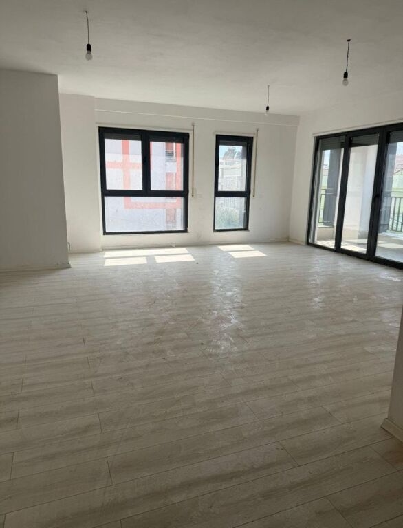 Zyre Me Qera 2+1+2 tek Bulevardi i Ri (ID BZ2887) Tirane