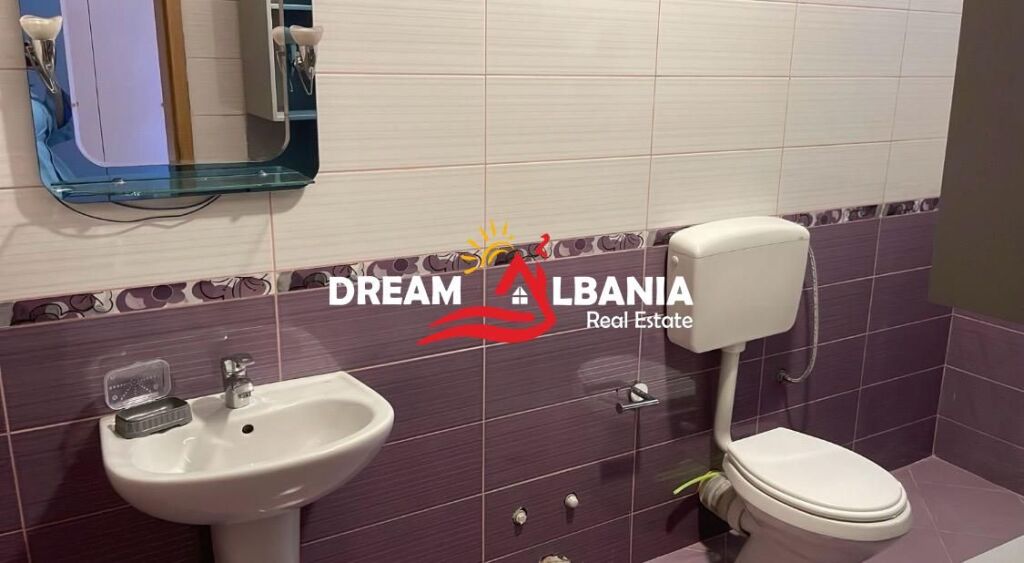 Kat vile me qera ,ne rrugen ,Qemal Stafa prane ,shkolles se Kuqe ne Tirane (ID4251140)
