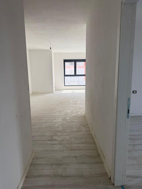 Zyre Me Qera 2+1+2 tek Bulevardi i Ri (ID BZ2887) Tirane