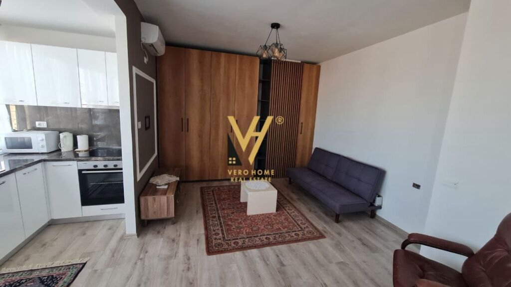 JEPET GARSIONERE 45 M2 ME QERA TE RRUGA E KAVAJES 46.000 LEKE