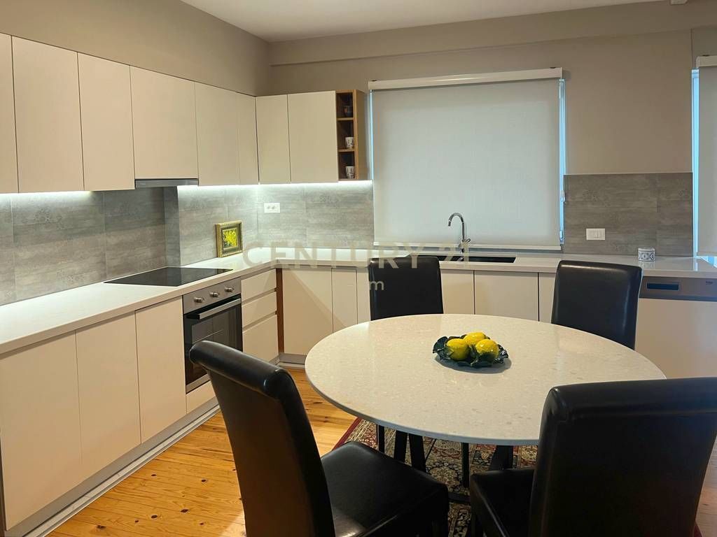 PENTHOUSE 3+1 ME QIRA PRANË KOPSHTIT ZOOLOGJIK
