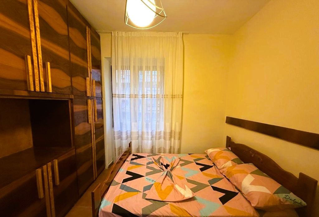 APARTAMENT 1+1 PER QIRA TIRANA E RE PRANE GARDES