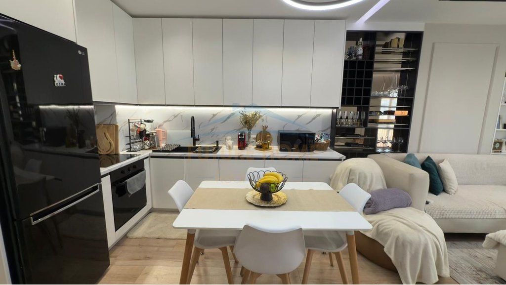 Shitet, Apartament 1+1, Unaza e Re