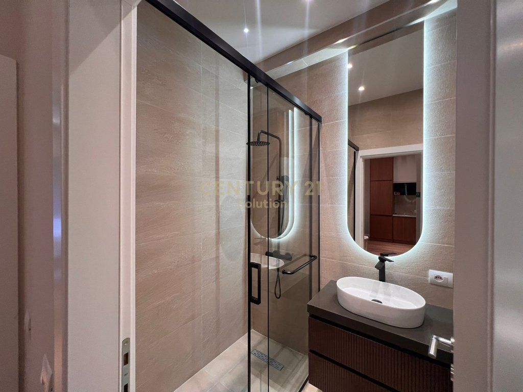 APARTAMENT 1+1 PER SHITJE PRANE PALLATIT ME SHIGJETA !