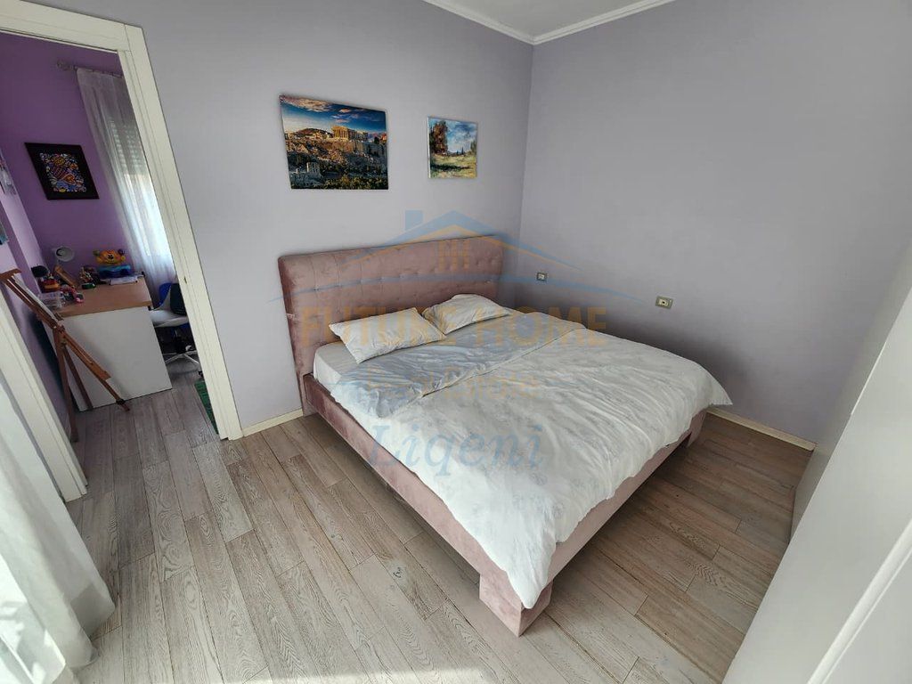 Shitet apartament 3+1+post parkimi , Liqeni i thate 138m2