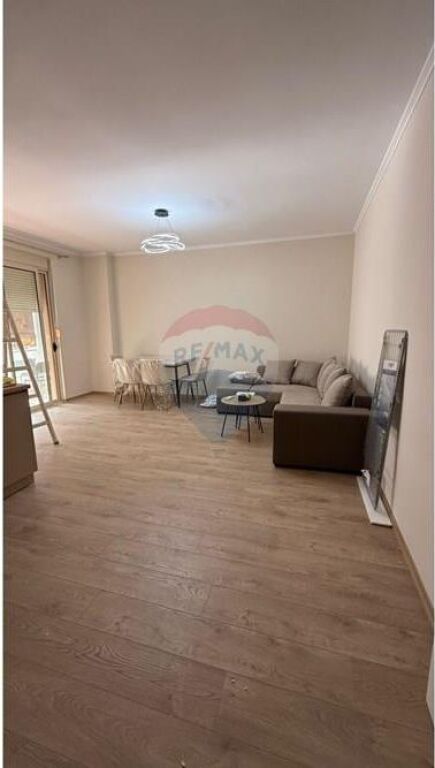 JEPET ME QERA APARTAMENT 1+1, ASTIR