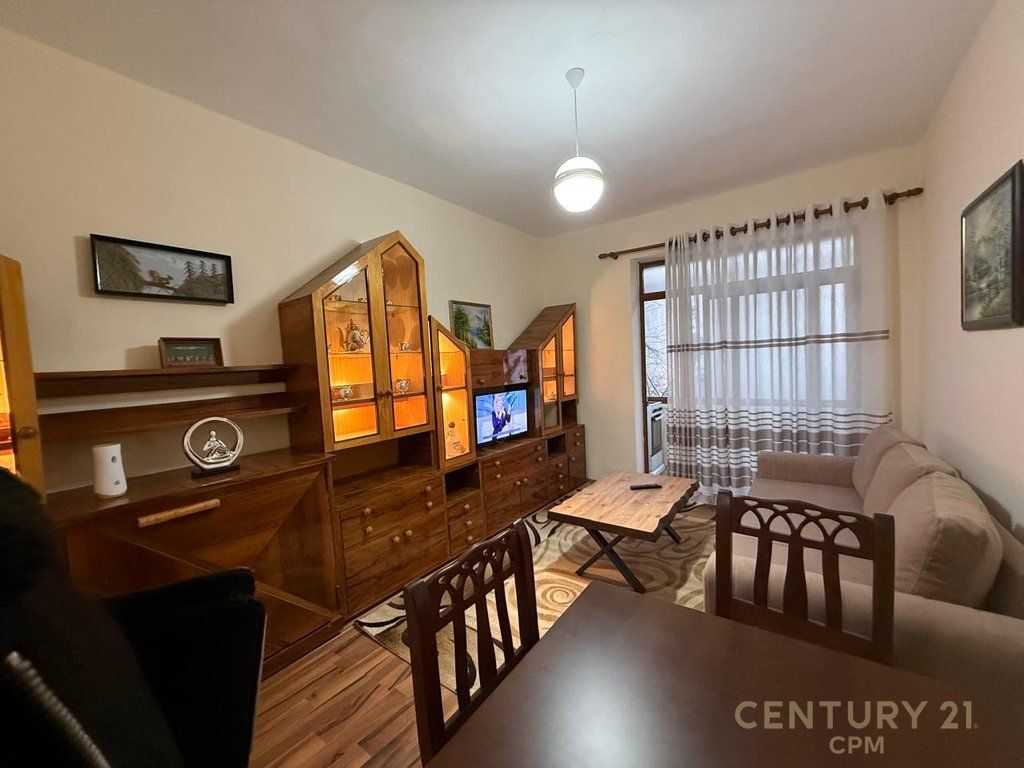 APARTAMENT 1+1 ME QIRA PRANE GARDES  NE TIRANE TE RE