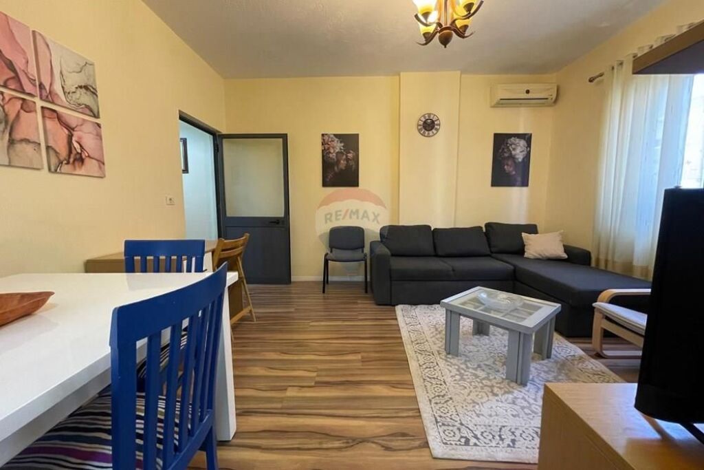 Monolocali in vendita, completamente arredato di fronte a Delijorgji!