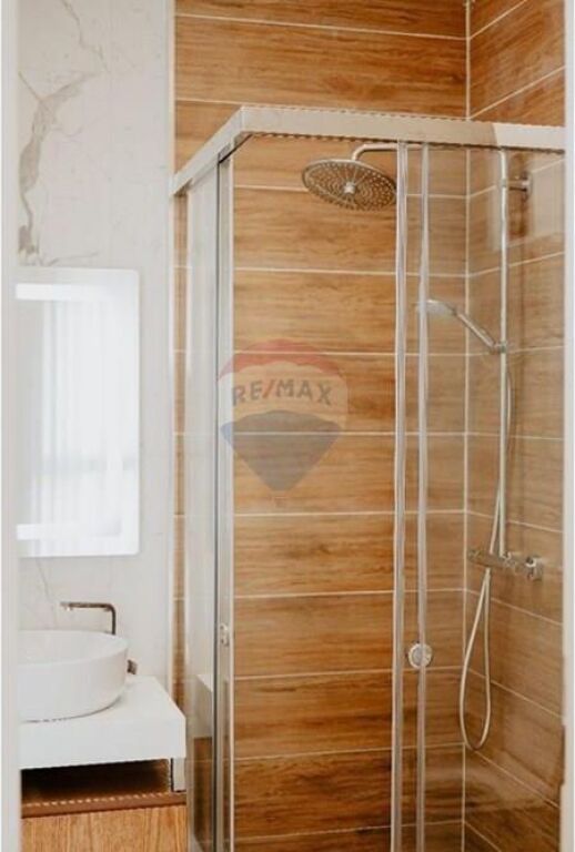 Appartamento - In Affitto - Myslym Shyri, Tirana