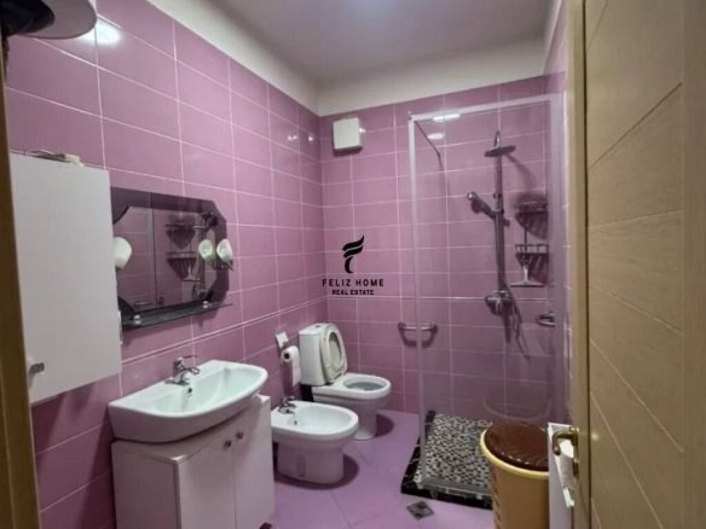 VENDESI APPARTAMENTO 1+1 COMUNE DI PARIGI 216.000 EURO FH-65462