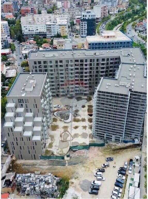 Dyqan ne shitje , Goden Gate Residence