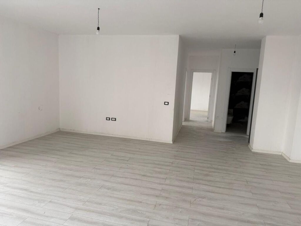 Zyre Me Qera 2+1+2 tek Bulevardi i Ri (ID BZ2887) Tirane