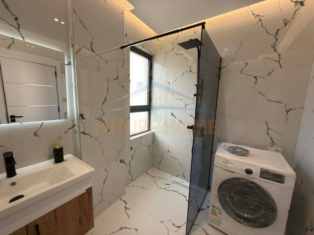 In vendita, Appartamento 2+1+2, Palazzo con Freccia