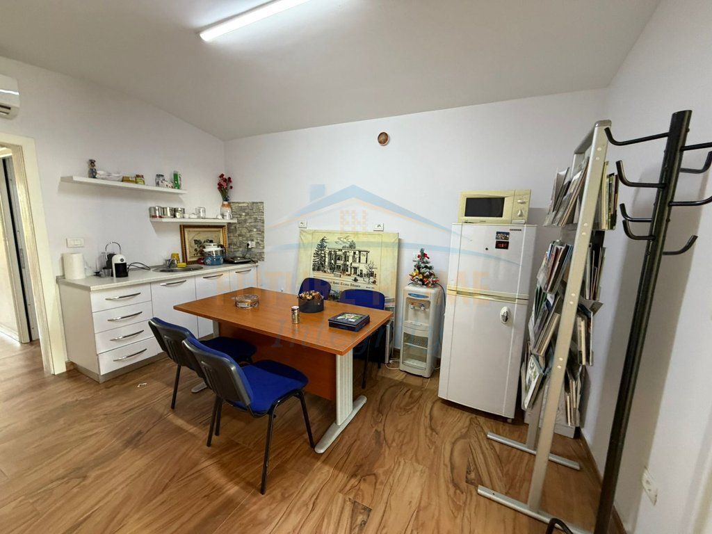 Affitto, Appartamento per Uffici, Centro, Tirana.