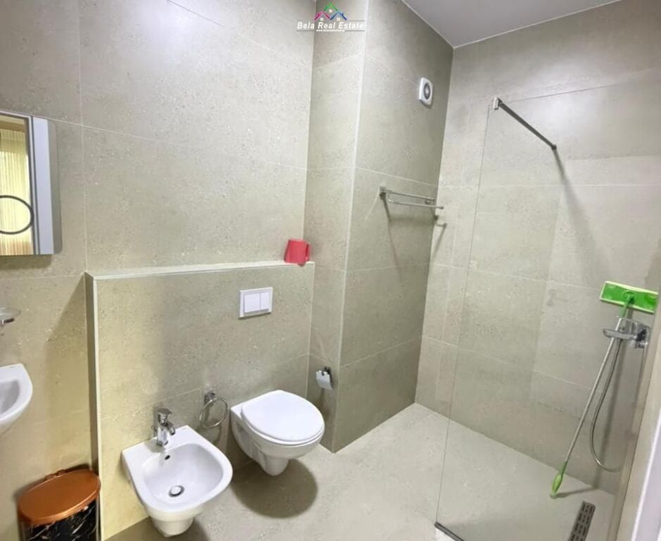 Apartament Me Qera 2+1 Tek Farmacia 10 (ID B2201805) Tirane