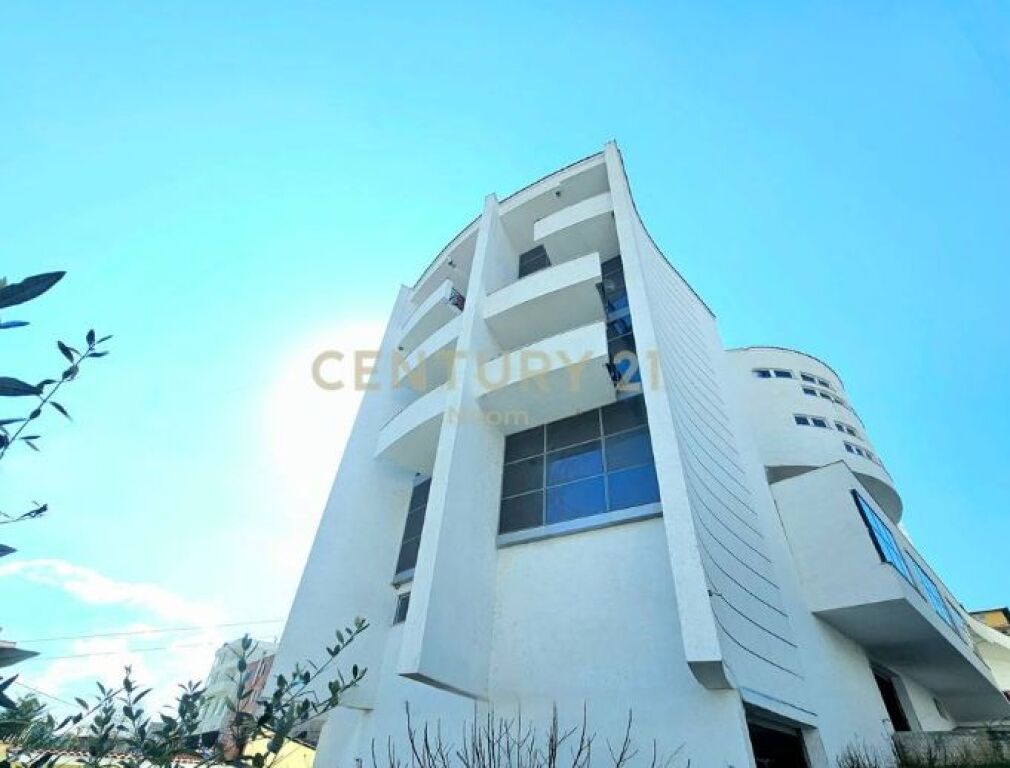 Edificio commerciale in affitto – spazio ampio e flessibile