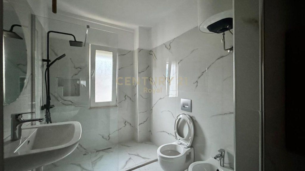 Appartamento 2+1 in vendita a Allias, di fronte al Commissariato n. 4, Tirana - 105.000€ | 75,7 m²