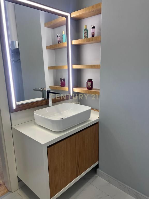 PENTHOUSE 3+1 ME QIRA PRANË KOPSHTIT ZOOLOGJIK