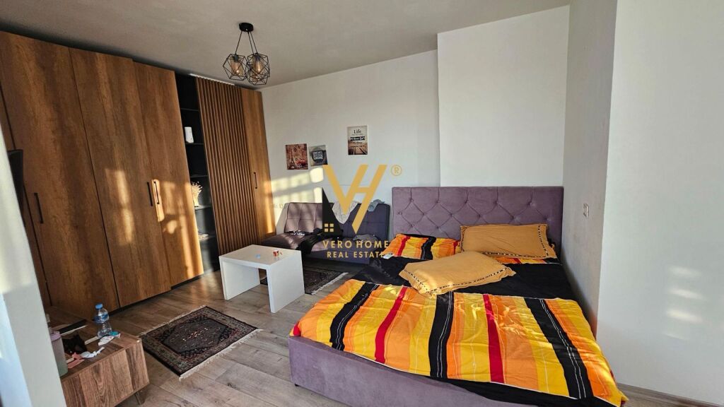 JEPET GARSIONERE 45 M2 ME QERA TE RRUGA E KAVAJES 46.000 LEKE
