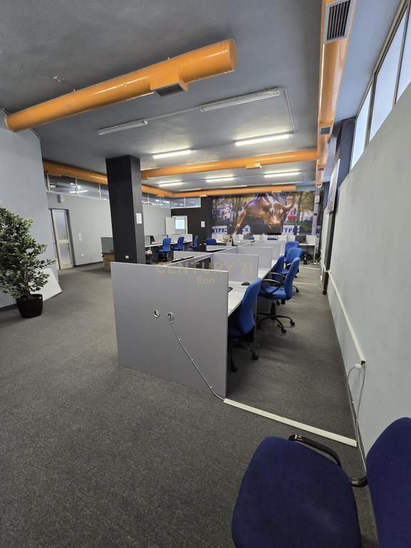 Locale in Vendita a Durrës, vicino a Via Mujo Ulqinaku (1200 Euro/m2) !