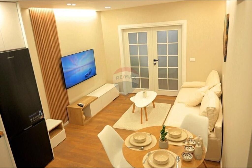 Apartment - For Rent - Artistic Lyceum, Tirana